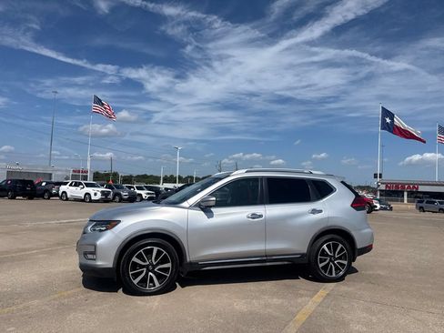 Certified 2017 Nissan Rogue SL w/ SL Premium Package AWD/4WD image 11