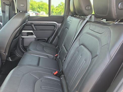 Used 2022 Land Rover Defender 110 S AWD/4WD image 12