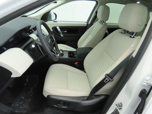 Used 2025 Land Rover Discovery Sport S image 19