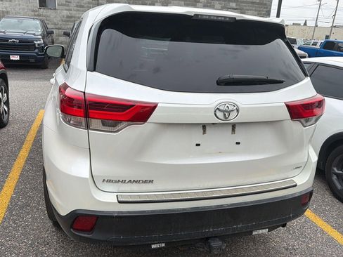 Used 2018 Toyota Highlander LE w/ Protection Package #3 image 6
