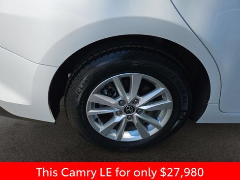 Used 2025 Toyota Camry LE FWD image 43