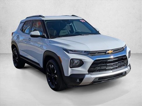 Used 2023 Chevrolet TrailBlazer LT image 3