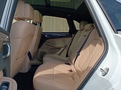 Certified 2023 Porsche Macan image 15