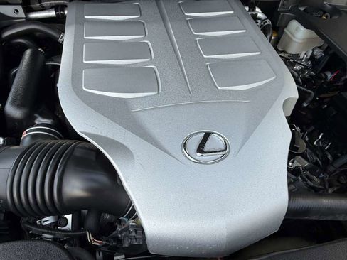 Used 2017 Lexus GX 460 image 32