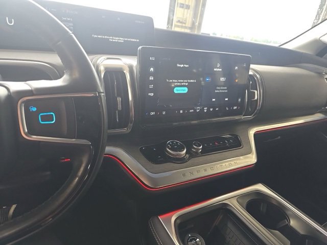 Used 2025 Ford Expedition Max Platinum AWD/4WD image 9
