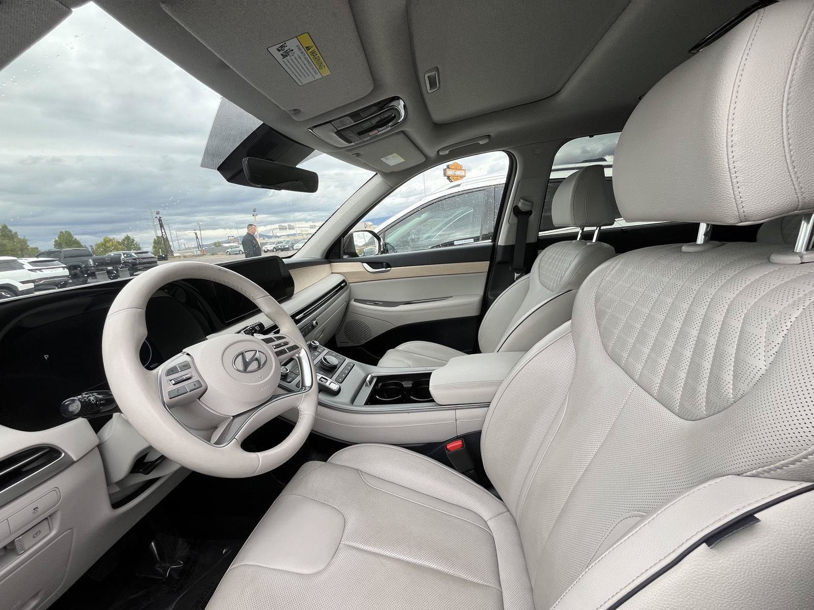 Used 2024 Hyundai Palisade Limited AWD/4WD image 7