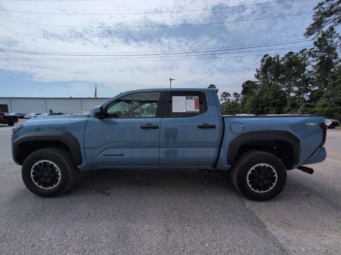 Used 2026 Toyota Tacoma TRD Sport AWD/4WD image 5