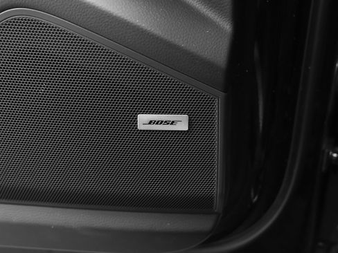 Certified 2022 Porsche Cayenne Platinum Edition AWD/4WD image 40