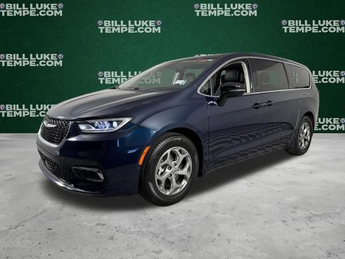 Used 2024 Chrysler Pacifica Limited FWD image 3