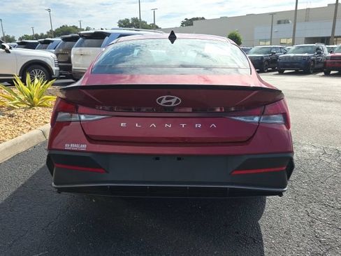Certified 2025 Hyundai Elantra Sport FWD image 19