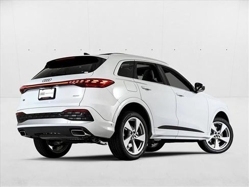 New 2025 Audi Q5 Premium Plus image 4