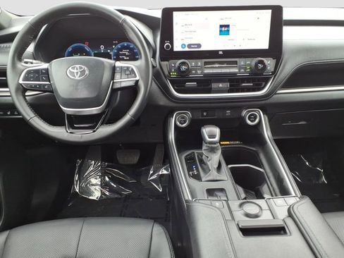 Used 2026 Toyota Grand Highlander AWD Hybrid image 13
