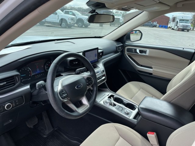 Used 2023 Ford Explorer XLT AWD/4WD image 24