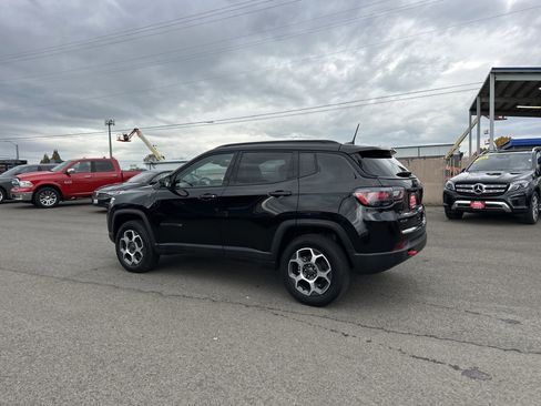 Used 2022 Jeep Compass Trailhawk w/ Trailhawk Elite Group image 3