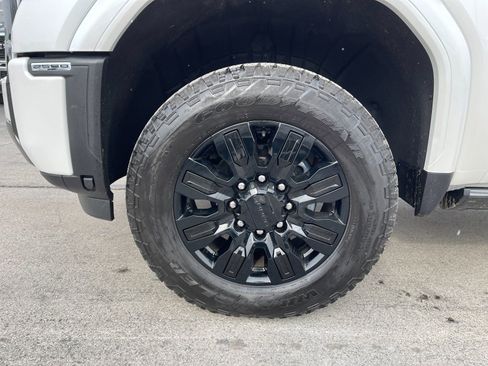 Used 2025 GMC Sierra 2500 Denali Ultimate image 32