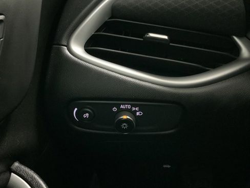 Used 2023 Chevrolet Malibu LT image 33