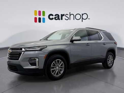 Used 2023 Chevrolet Traverse LT image 1
