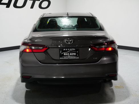 Used 2024 Toyota Camry LE image 6