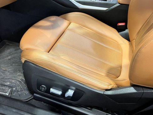 Used 2023 BMW 330i xDrive Sedan w/ Premium Package image 25