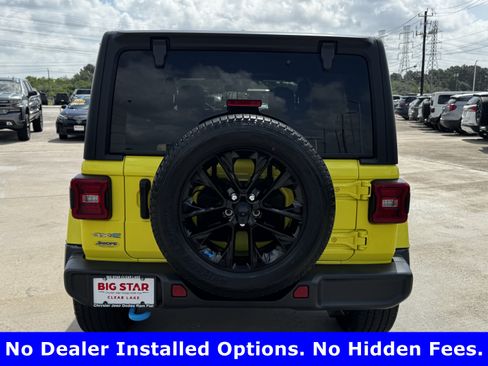 Used 2023 Jeep Wrangler Unlimited Sahara AWD/4WD image 9