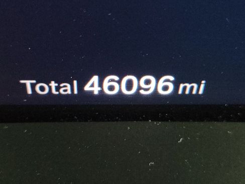 Certified 2023 BMW X5 xDrive45e w/ Executive Package image 6