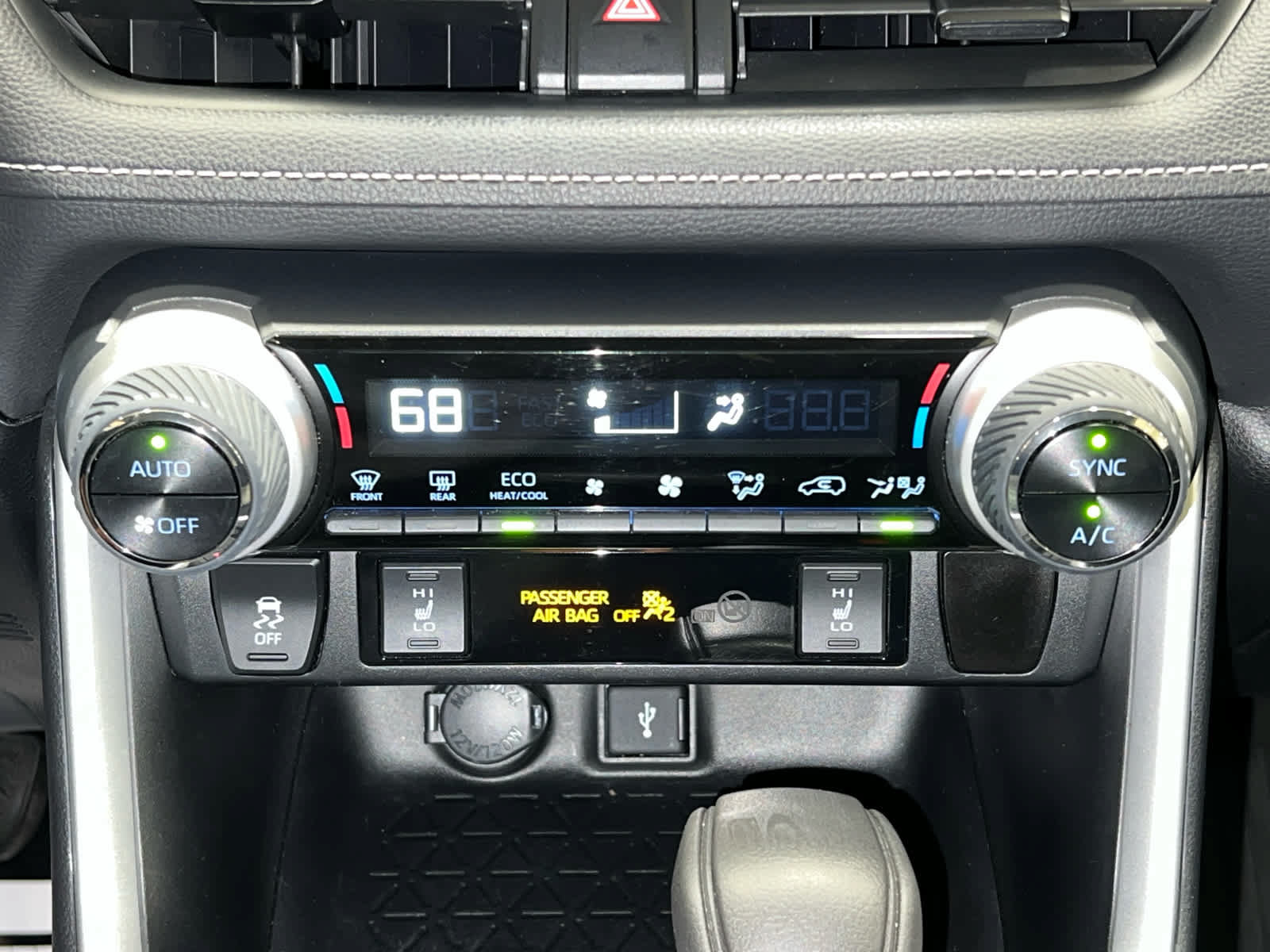 Used 2021 Toyota RAV4 XLE w/ Convenience Package AWD/4WD image 29