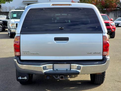 Used 2005 Toyota Tacoma 4x4 Double Cab w/ TRD Off-Road Pkg #2 image 6