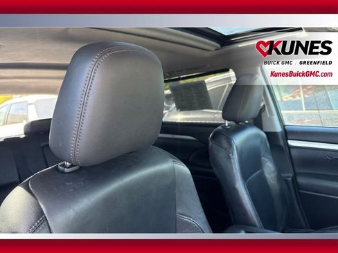 Used 2014 Toyota Highlander XLE AWD/4WD image 35