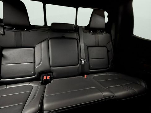 Used 2021 Chevrolet Silverado 1500 High Country w/ Technology Package image 29