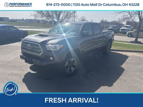 Used 2017 Toyota Tacoma TRD Sport image 8