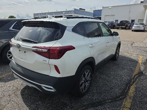 Used 2021 Kia Seltos EX AWD/4WD image 5