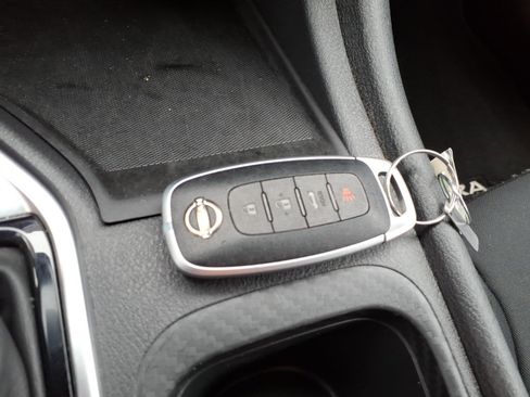 Used 2025 Nissan Sentra SV image 25