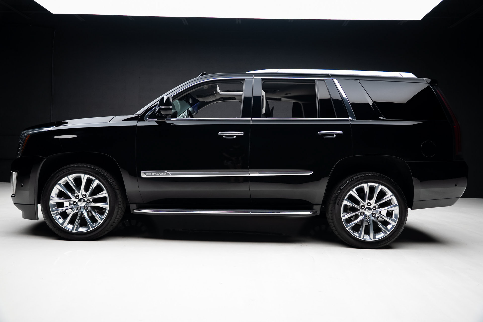 Used 2020 Cadillac Escalade Luxury RWD image 13