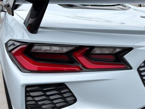 Used 2023 Chevrolet Corvette Stingray Preferred Cpe image 12
