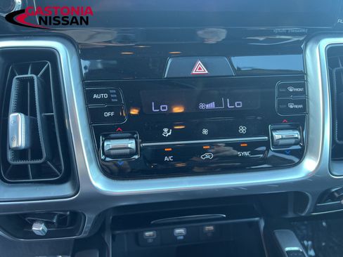 Used 2022 Kia Sorento S image 43