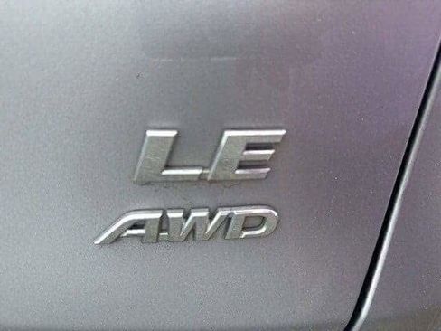 Used 2019 Toyota RAV4 LE image 10