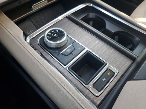 Used 2022 Ford Expedition Max Limited image 26