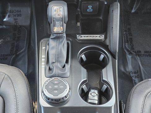 New 2025 Ford Bronco Badlands image 29