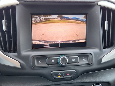 Used 2024 GMC Terrain SLE w/ Driver Convenience Package FWD image 7