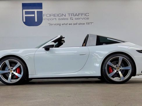 Used 2024 Porsche 911 Targa 4S w/ Premium Package image 47