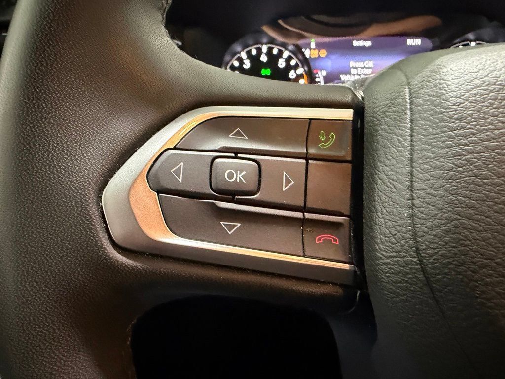 Used 2025 Jeep Compass Limited AWD/4WD image 18