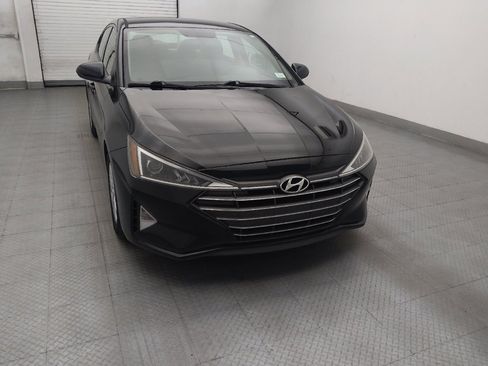 Used 2019 Hyundai Elantra SE FWD image 14