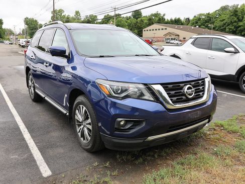 Used 2018 Nissan Pathfinder SL AWD/4WD image 1