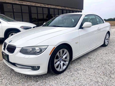 Used 2011 BMW 328i Convertible image 7
