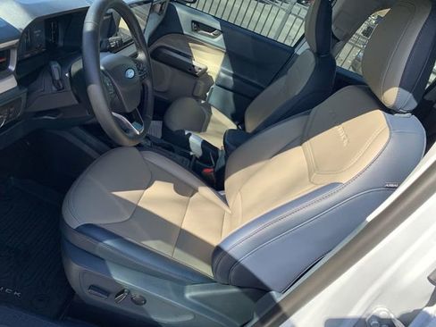 Used 2025 Ford Maverick Lariat w/ 4K Tow Package image 18