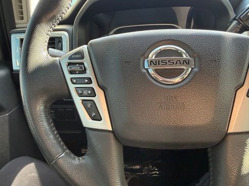 Used 2021 Nissan Titan SV w/ SV Convenience Package image 25