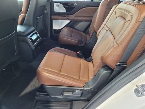 Used 2020 Lincoln Aviator Reserve w/ Equipment Group 202A image 16