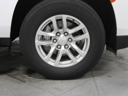 Used 2024 Chevrolet Tahoe LT RWD image 13
