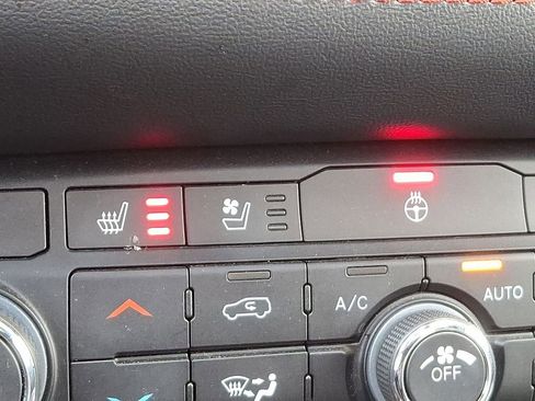 Used 2024 Dodge Durango GT image 28