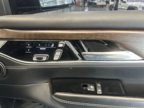Used 2022 Jeep Grand Wagoneer Series II w/ Convenience Group III AWD/4WD image 32
